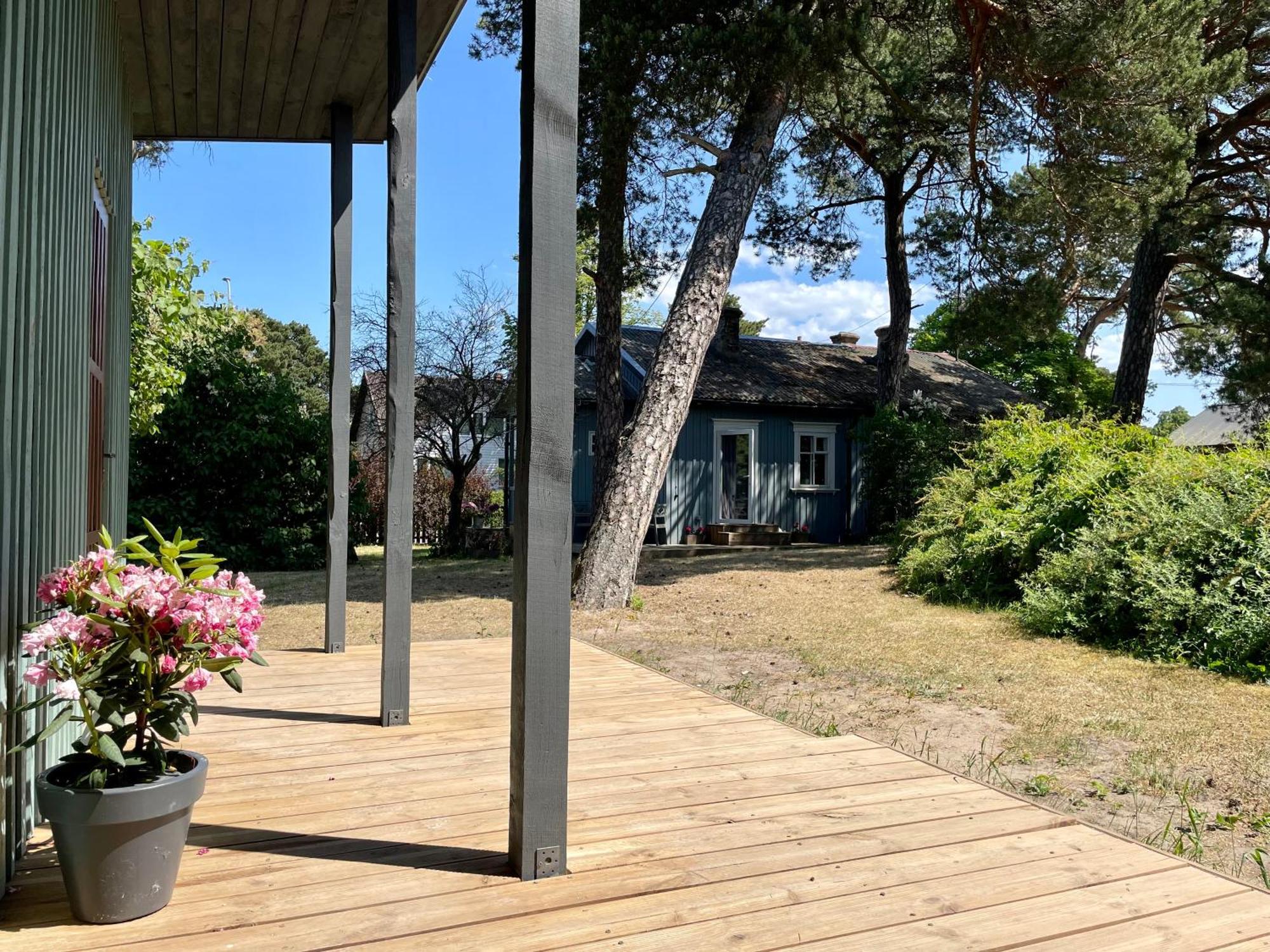 Moss And Pines By The Sea With Private Parking